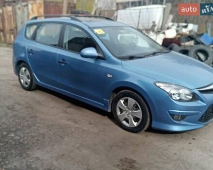Синий Хендай i30, объемом двигателя 1.58 л и пробегом 169 тыс. км за 7000 $, фото 4 на Automoto.ua