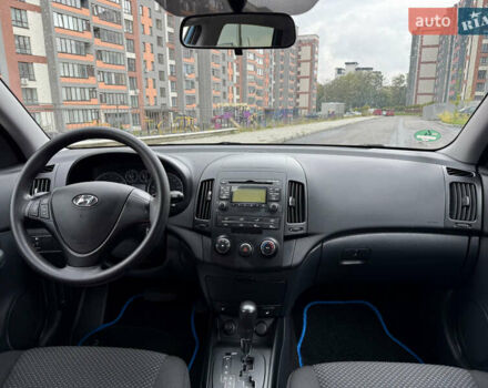 Синий Хендай i30, объемом двигателя 1.6 л и пробегом 180 тыс. км за 8800 $, фото 32 на Automoto.ua