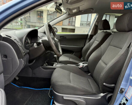 Синий Хендай i30, объемом двигателя 1.6 л и пробегом 180 тыс. км за 8800 $, фото 24 на Automoto.ua