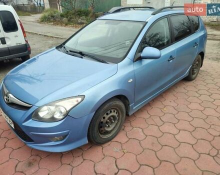Синий Хендай i30, объемом двигателя 1.58 л и пробегом 274 тыс. км за 6500 $, фото 6 на Automoto.ua