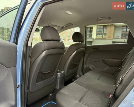 Синий Хендай i30, объемом двигателя 1.6 л и пробегом 180 тыс. км за 8722 $, фото 26 на Automoto.ua