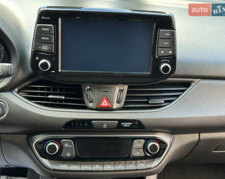 Синий Хендай i30, объемом двигателя 1.4 л и пробегом 205 тыс. км за 10950 $, фото 100 на Automoto.ua