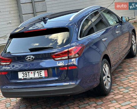 Синий Хендай i30, объемом двигателя 1.4 л и пробегом 205 тыс. км за 10950 $, фото 2 на Automoto.ua