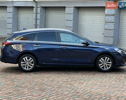 Синий Хендай i30, объемом двигателя 1.4 л и пробегом 205 тыс. км за 10950 $, фото 7 на Automoto.ua