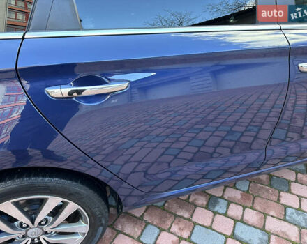 Синий Хендай i30, объемом двигателя 1.4 л и пробегом 205 тыс. км за 10950 $, фото 88 на Automoto.ua