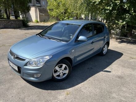 Синий Хендай i30, объемом двигателя 1.6 л и пробегом 214 тыс. км за 6700 $, фото 1 на Automoto.ua