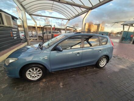 Синий Хендай i30, объемом двигателя 1.6 л и пробегом 295 тыс. км за 6200 $, фото 1 на Automoto.ua