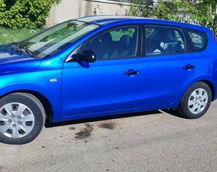 Синій Хендай i30, об'ємом двигуна 1.58 л та пробігом 251 тис. км за 5400 $, фото 1 на Automoto.ua