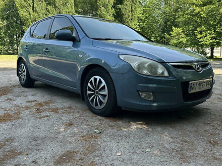 Синий Хендай i30, объемом двигателя 1.58 л и пробегом 279 тыс. км за 5500 $, фото 1 на Automoto.ua