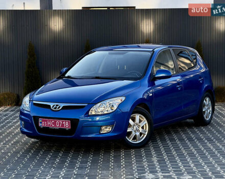 Синий Хендай i30, объемом двигателя 1.6 л и пробегом 192 тыс. км за 7800 $, фото 1 на Automoto.ua
