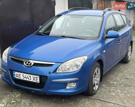 Синий Хендай i30, объемом двигателя 1.58 л и пробегом 283 тыс. км за 5300 $, фото 1 на Automoto.ua