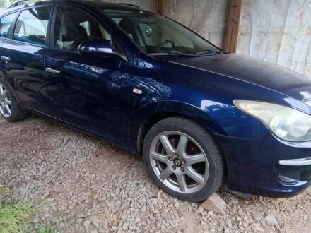Синий Хендай i30, объемом двигателя 1.4 л и пробегом 225 тыс. км за 5700 $, фото 1 на Automoto.ua