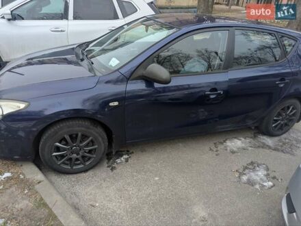 Синий Хендай i30, объемом двигателя 1.4 л и пробегом 220 тыс. км за 6800 $, фото 1 на Automoto.ua