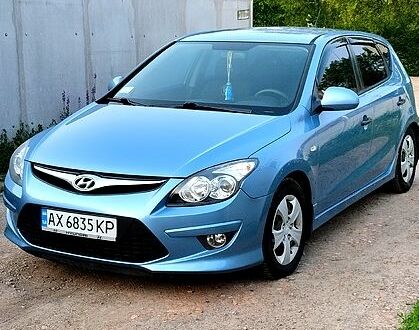 Синий Хендай i30, объемом двигателя 1.4 л и пробегом 230 тыс. км за 6300 $, фото 1 на Automoto.ua
