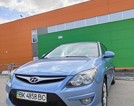 Синий Хендай i30, объемом двигателя 1.58 л и пробегом 272 тыс. км за 5700 $, фото 1 на Automoto.ua