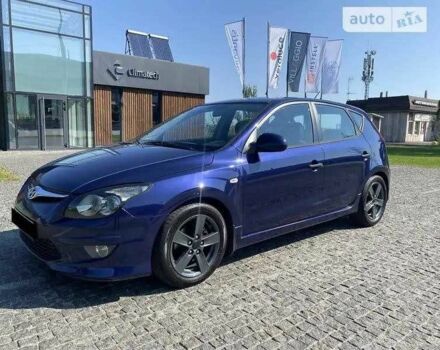 Синий Хендай i30, объемом двигателя 1.6 л и пробегом 248 тыс. км за 7500 $, фото 1 на Automoto.ua