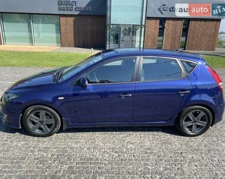 Синий Хендай i30, объемом двигателя 1.59 л и пробегом 245 тыс. км за 7800 $, фото 1 на Automoto.ua