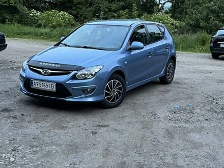 Синий Хендай i30, объемом двигателя 1.4 л и пробегом 232 тыс. км за 5200 $, фото 1 на Automoto.ua