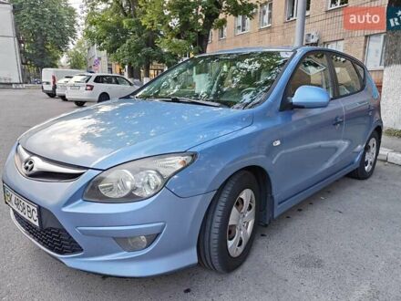 Синий Хендай i30, объемом двигателя 1.58 л и пробегом 274 тыс. км за 5400 $, фото 1 на Automoto.ua