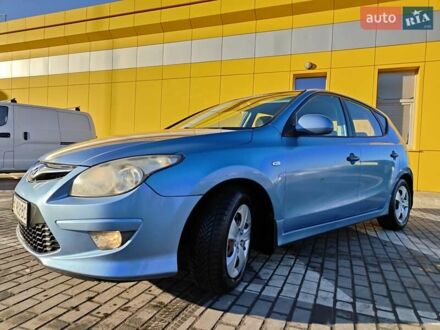 Синий Хендай i30, объемом двигателя 1.58 л и пробегом 286 тыс. км за 5500 $, фото 1 на Automoto.ua