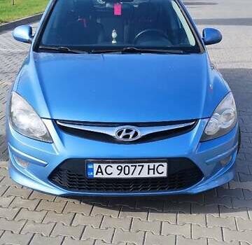 Синий Хендай i30, объемом двигателя 1.58 л и пробегом 257 тыс. км за 7200 $, фото 1 на Automoto.ua