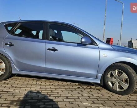 Синий Хендай i30, объемом двигателя 1.58 л и пробегом 287 тыс. км за 4950 $, фото 1 на Automoto.ua