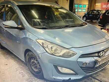 Синий Хендай i30, объемом двигателя 1.4 л и пробегом 360 тыс. км за 5927 $, фото 1 на Automoto.ua