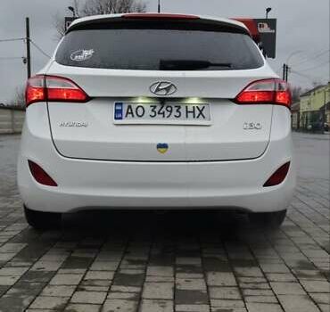 Белый Хендай i30 Wagon, объемом двигателя 1.6 л и пробегом 166 тыс. км за 8190 $, фото 4 на Automoto.ua