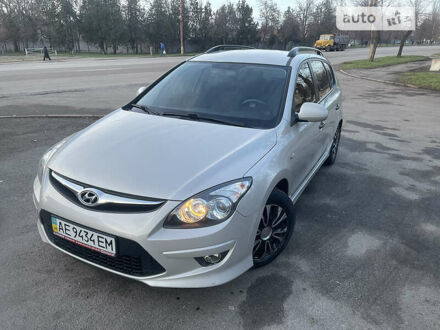 Хендай i30 Wagon 2011 у Кривому Розі на Automoto.ua Бежевий Хендай i30 Wagon, об'ємом двигуна 1.6 л та пробігом 120 тис. км за 8300 $, фото 1 на Automoto.ua