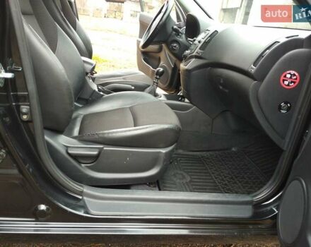 Чорний Хендай i30 Wagon, об'ємом двигуна 2 л та пробігом 176 тис. км за 7800 $, фото 9 на Automoto.ua