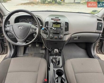 Коричневый Хендай i30 Wagon, объемом двигателя 1.6 л и пробегом 236 тыс. км за 7200 $, фото 10 на Automoto.ua