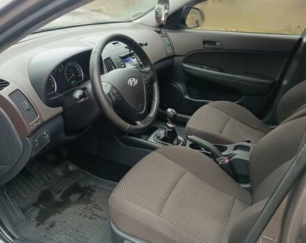 Коричневый Хендай i30 Wagon, объемом двигателя 1.6 л и пробегом 237 тыс. км за 6900 $, фото 2 на Automoto.ua