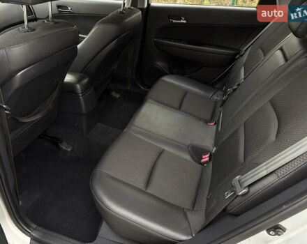 Сірий Хендай i30 Wagon, об'ємом двигуна 2 л та пробігом 213 тис. км за 8399 $, фото 7 на Automoto.ua