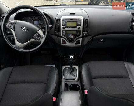 Сірий Хендай i30 Wagon, об'ємом двигуна 2 л та пробігом 213 тис. км за 8399 $, фото 9 на Automoto.ua