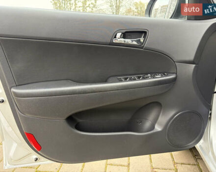 Сірий Хендай i30 Wagon, об'ємом двигуна 2 л та пробігом 213 тис. км за 8399 $, фото 5 на Automoto.ua