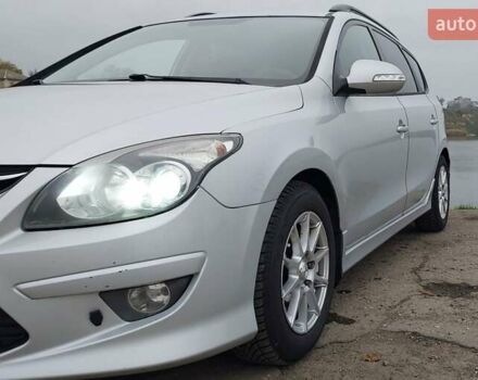 Сірий Хендай i30 Wagon, об'ємом двигуна 1.59 л та пробігом 205 тис. км за 7500 $, фото 8 на Automoto.ua