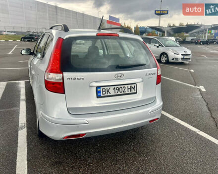 Серый Хендай i30 Wagon, объемом двигателя 1.6 л и пробегом 311 тыс. км за 7800 $, фото 3 на Automoto.ua