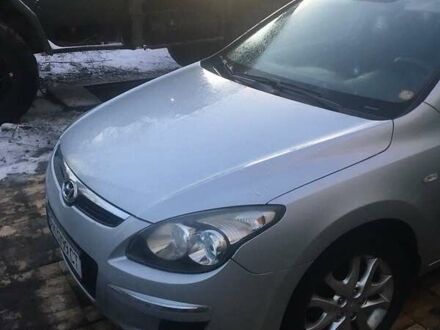 Хендай i30 Wagon 2010 у Лугинах на Automoto.ua Сірий Хендай i30 Wagon, об'ємом двигуна 1.6 л та пробігом 240 тис. км за 5555 $, фото 1 на Automoto.ua