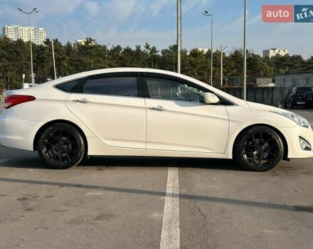 Білий Хендай і40, об'ємом двигуна 1.7 л та пробігом 217 тис. км за 10799 $, фото 1 на Automoto.ua