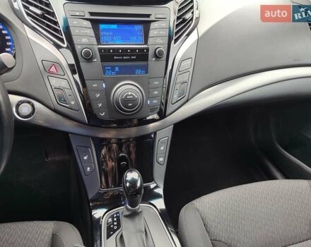 Белый Хендай и40, объемом двигателя 2 л и пробегом 148 тыс. км за 11500 $, фото 16 на Automoto.ua