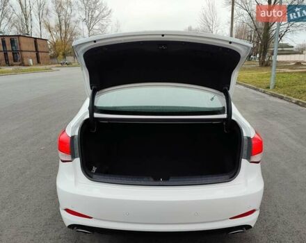 Белый Хендай и40, объемом двигателя 2 л и пробегом 148 тыс. км за 11500 $, фото 10 на Automoto.ua