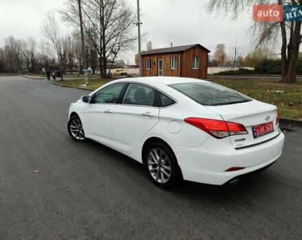 Белый Хендай и40, объемом двигателя 2 л и пробегом 148 тыс. км за 11500 $, фото 3 на Automoto.ua