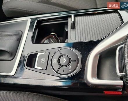 Белый Хендай и40, объемом двигателя 2 л и пробегом 148 тыс. км за 11500 $, фото 18 на Automoto.ua