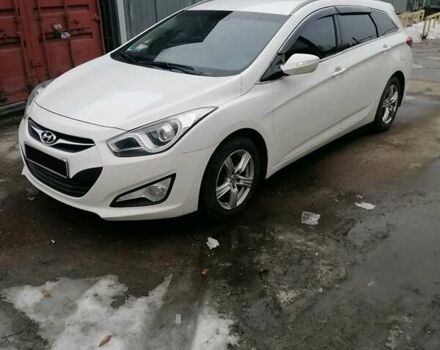 Белый Хендай и40, объемом двигателя 1.7 л и пробегом 333 тыс. км за 8500 $, фото 6 на Automoto.ua