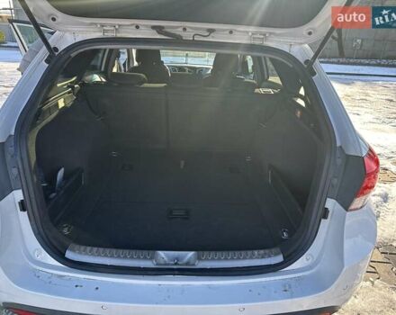 Белый Хендай и40, объемом двигателя 1.7 л и пробегом 232 тыс. км за 11200 $, фото 10 на Automoto.ua