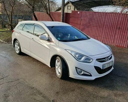 Белый Хендай и40, объемом двигателя 1.7 л и пробегом 333 тыс. км за 8500 $, фото 1 на Automoto.ua