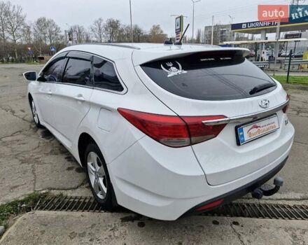 Белый Хендай и40, объемом двигателя 1.69 л и пробегом 245 тыс. км за 6999 $, фото 4 на Automoto.ua