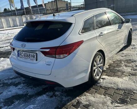 Белый Хендай и40, объемом двигателя 1.7 л и пробегом 232 тыс. км за 11200 $, фото 1 на Automoto.ua