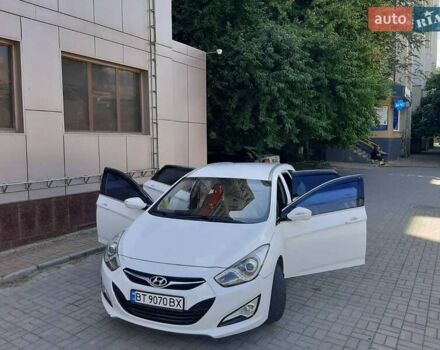 Белый Хендай и40, объемом двигателя 1.69 л и пробегом 245 тыс. км за 8100 $, фото 8 на Automoto.ua