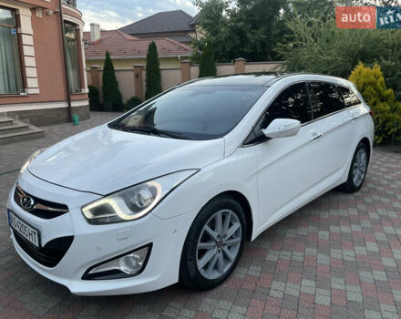 Белый Хендай и40, объемом двигателя 1.7 л и пробегом 204 тыс. км за 8700 $, фото 14 на Automoto.ua